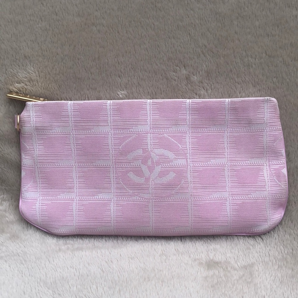 CHANEL New Travel Line Pink Pochette - Picture 3 of 17